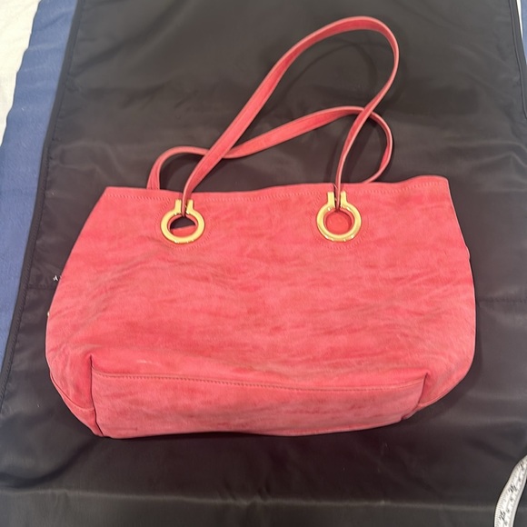 Pink tote in good used condition - Picture 2 of 9